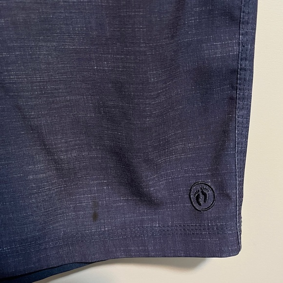 Hang Ten Navy Flat Front Hybrid Shorts, size 36 - Picture 4 of 8